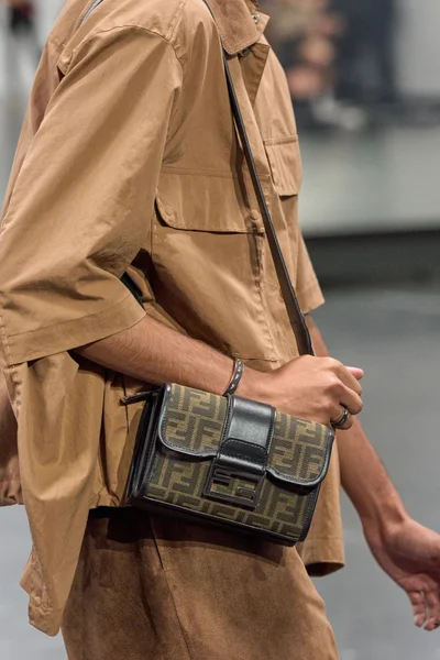 Look 69